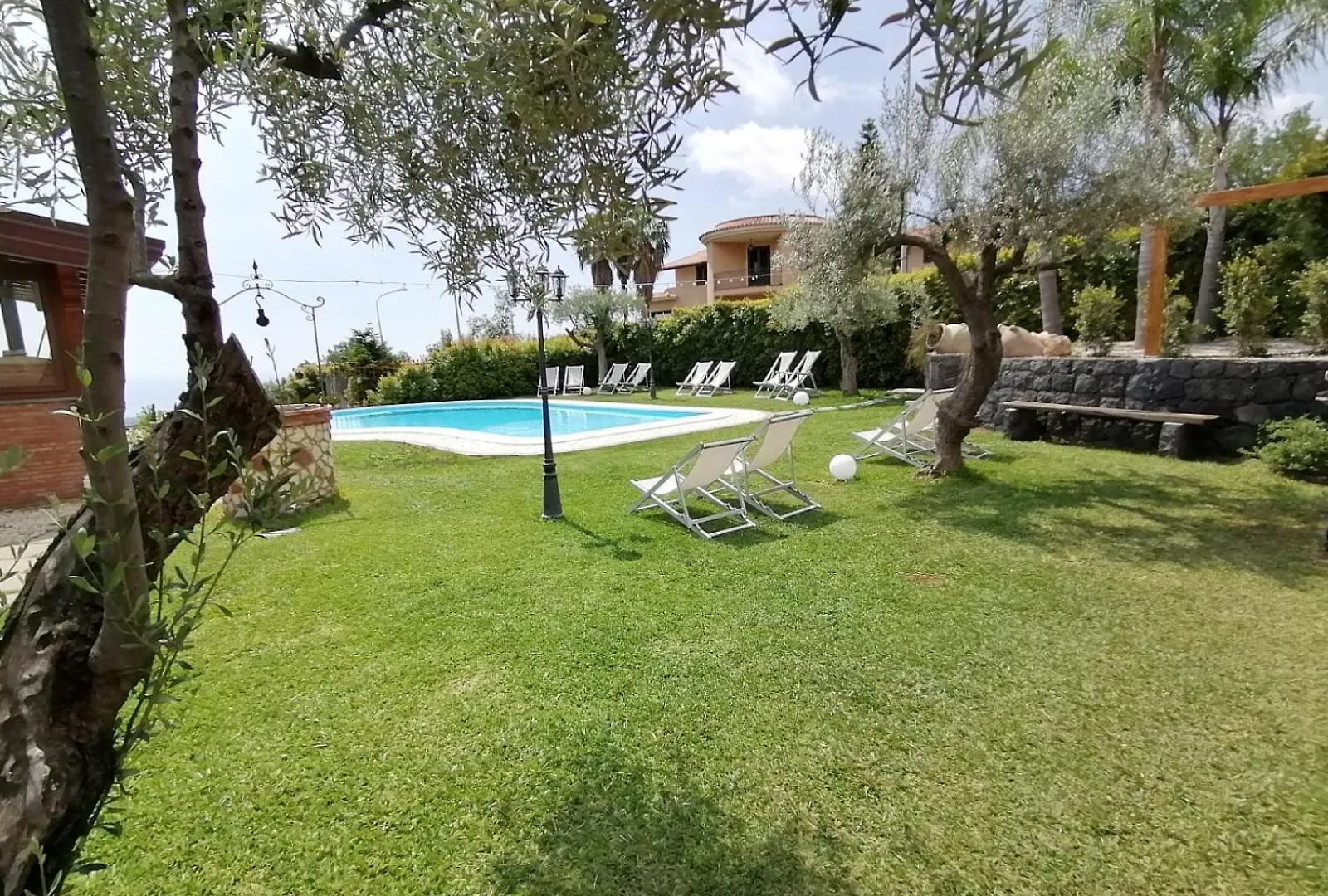Villa I Colori Del Sole à Zafferana Etnea 0*,